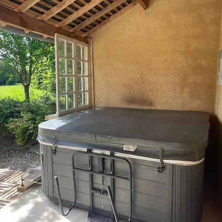 Avec Jacuzzi, 15 Couchages Le Buret
