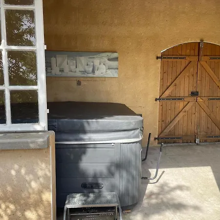 Avec Jacuzzi, 15 Couchages Le Buret