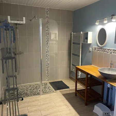 Avec Jacuzzi, 15 Couchages Le Buret